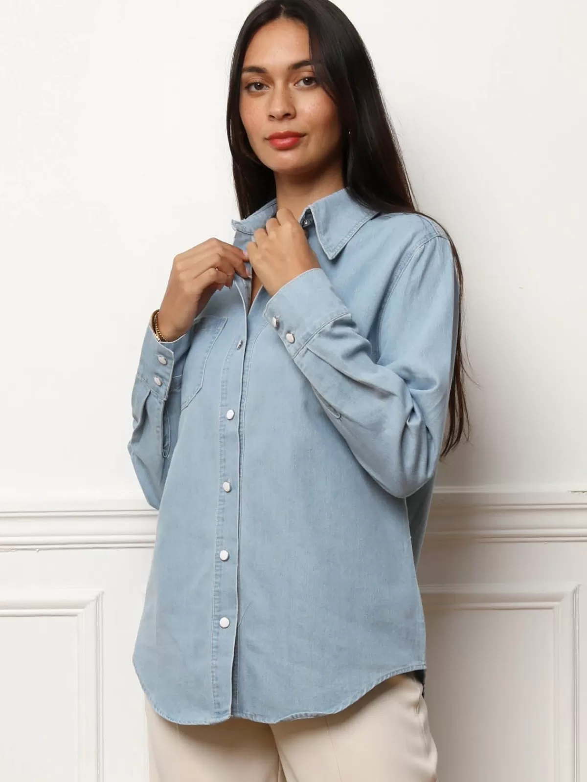 La Modeuse Business Collection*Chemise en denim à boutons vernis