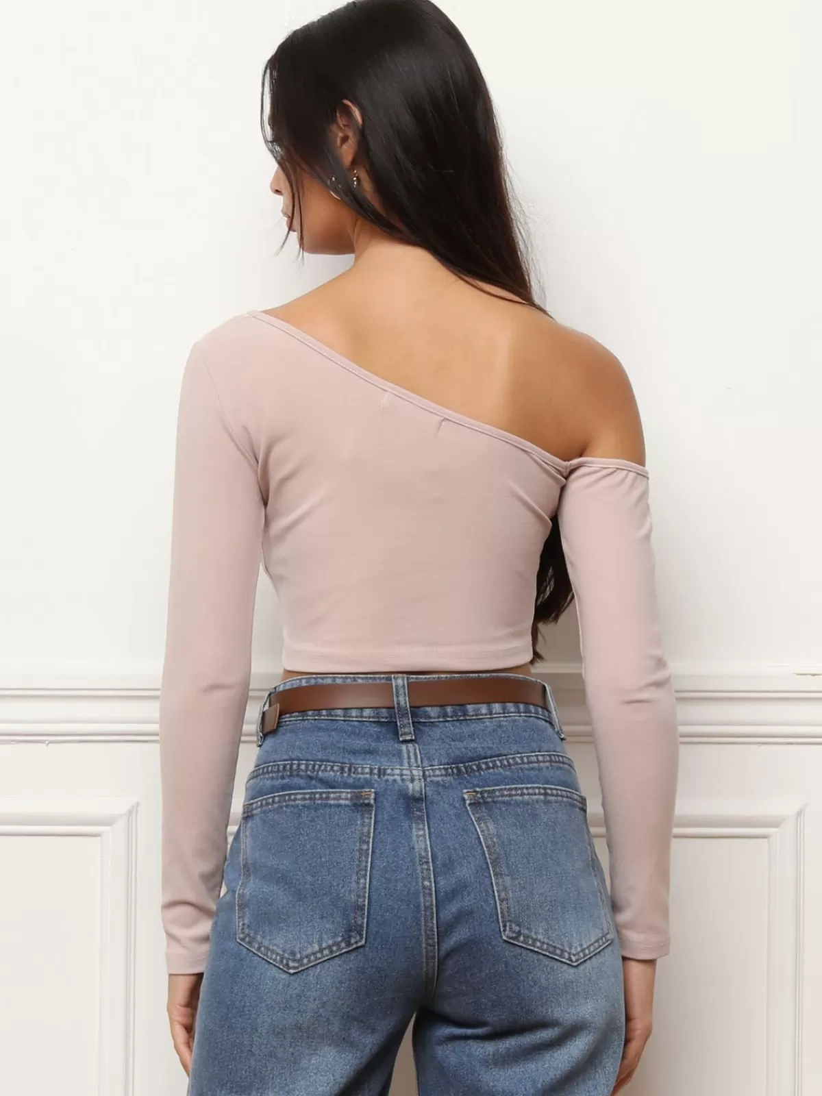 La Modeuse Tops, T-shirts*Crop top à manches asymétriques