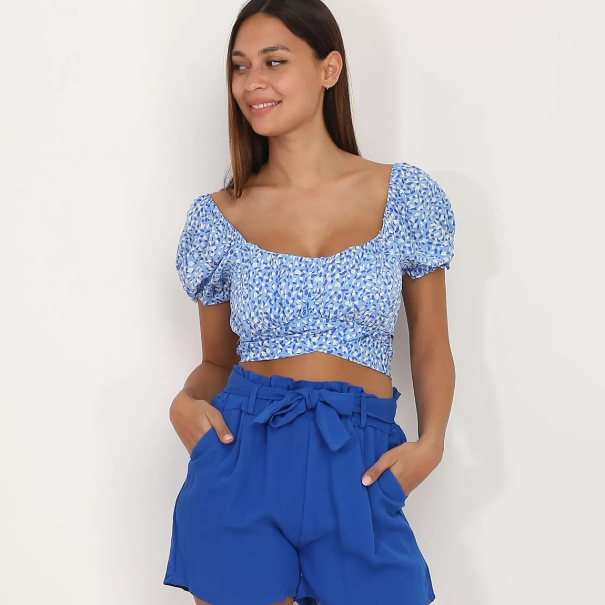 La Modeuse Tops, T-shirts*Crop top à nouer avec motif tacheté