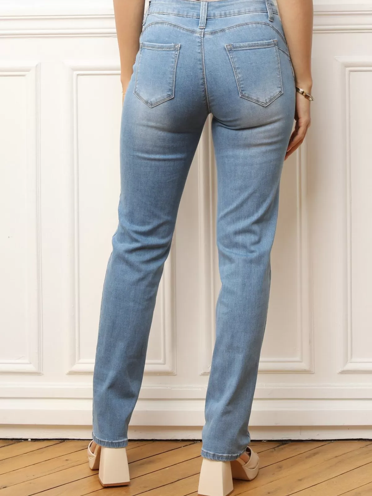 La Modeuse Les Basiques*Jeans push-up délavé à coupe droite